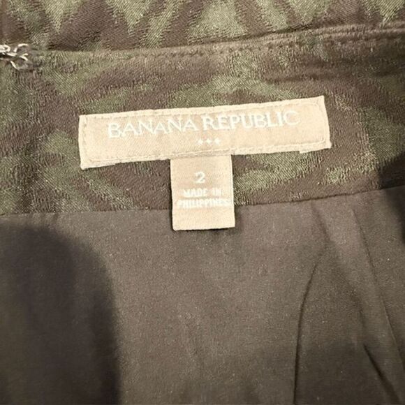 Banana Republic Mini Skirt Textured Olive Green Back Zipper Sophisticated Size 2 - Picture 4 of 10